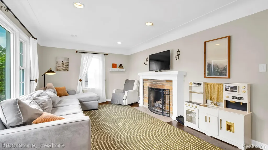 22318 Cedar Street St. Clair Shores City MI 48081