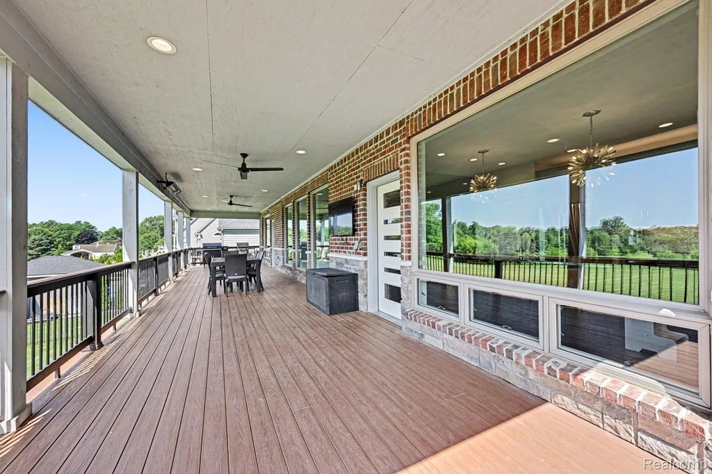 2943 Sleeth Road Commerce Charter Township MI 48382