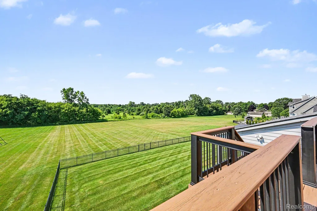 2943 Sleeth Road Commerce Charter Township MI 48382