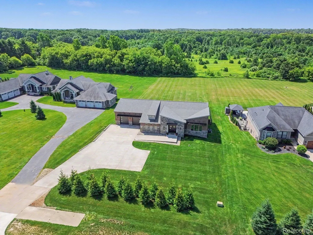 2943 Sleeth Road Commerce Charter Township MI 48382