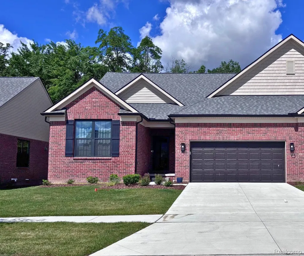 55789 Oak Pointe Drive Shelby Charter Township MI 48315