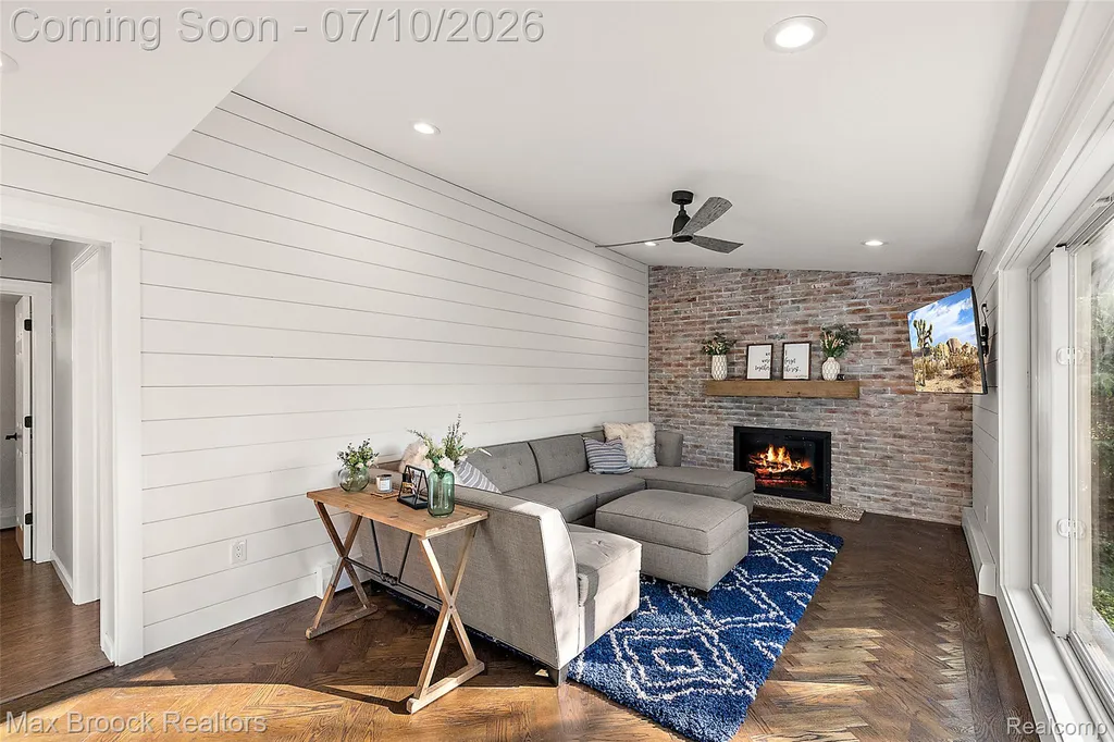 139 Wimbleton Drive Birmingham City MI 48009