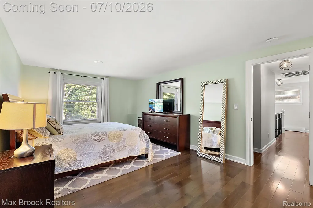 139 Wimbleton Drive Birmingham City MI 48009