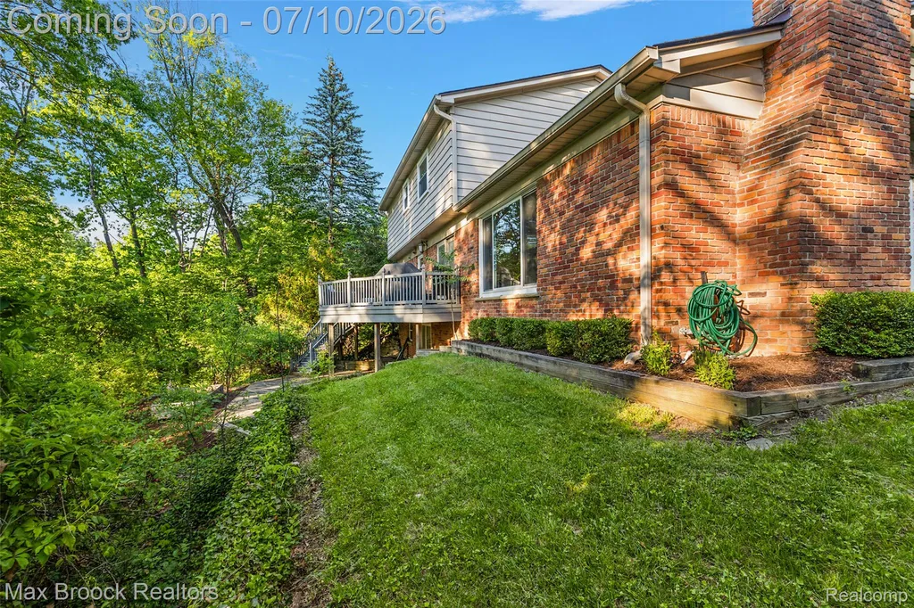 139 Wimbleton Drive Birmingham City MI 48009