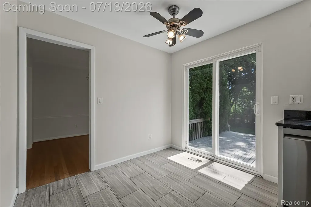 16249 Birwood Avenue Beverly Hills Village MI 48025