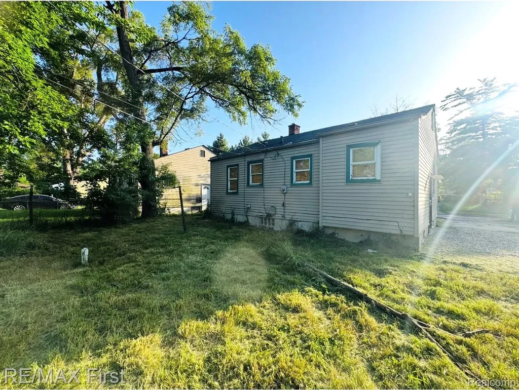 18452 Caldwell Street Detroit City MI 48234