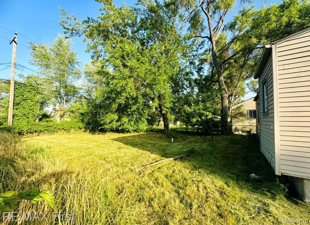 18452 Caldwell Street Detroit City MI 48234