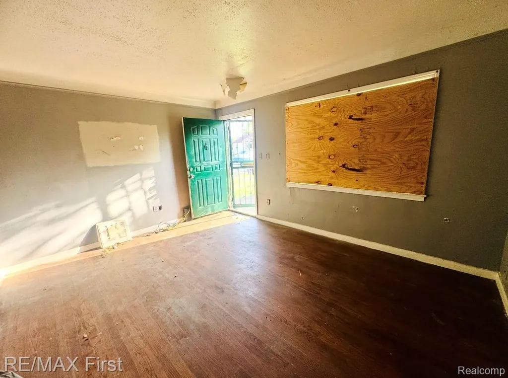 18452 Caldwell Street Detroit City MI 48234