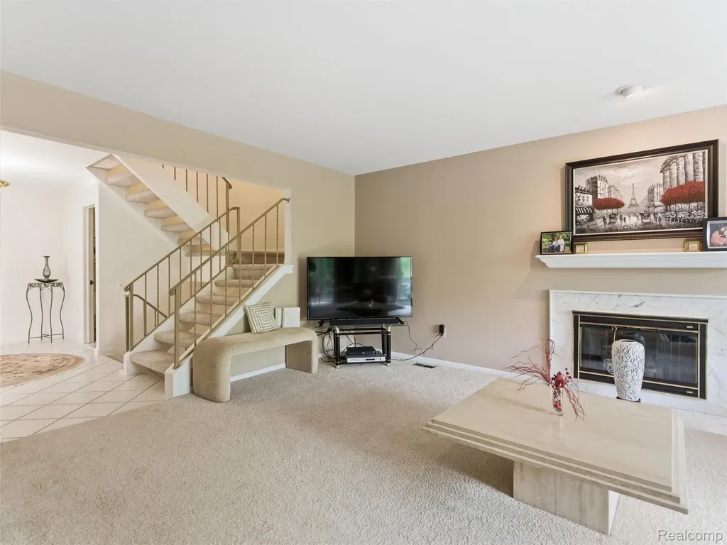 4261 Wabeek Lake Drive S Bloomfield Hills City MI 48302