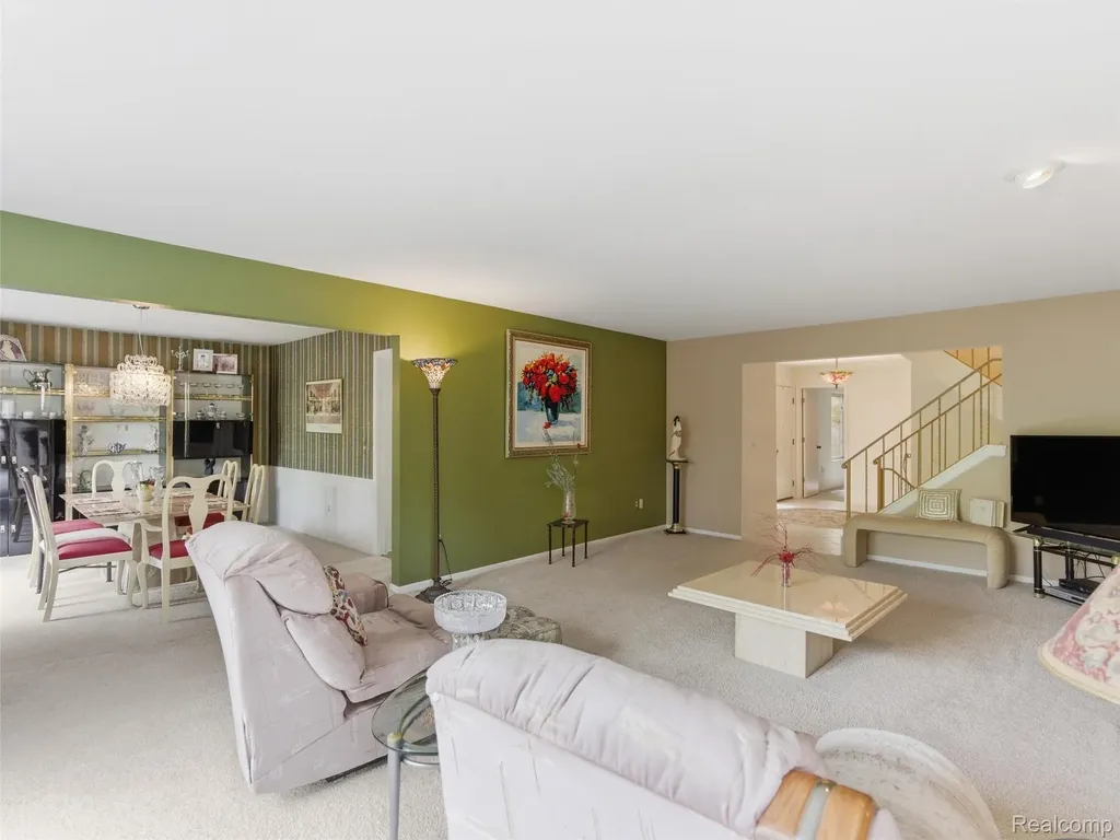 4261 Wabeek Lake Drive S Bloomfield Hills City MI 48302