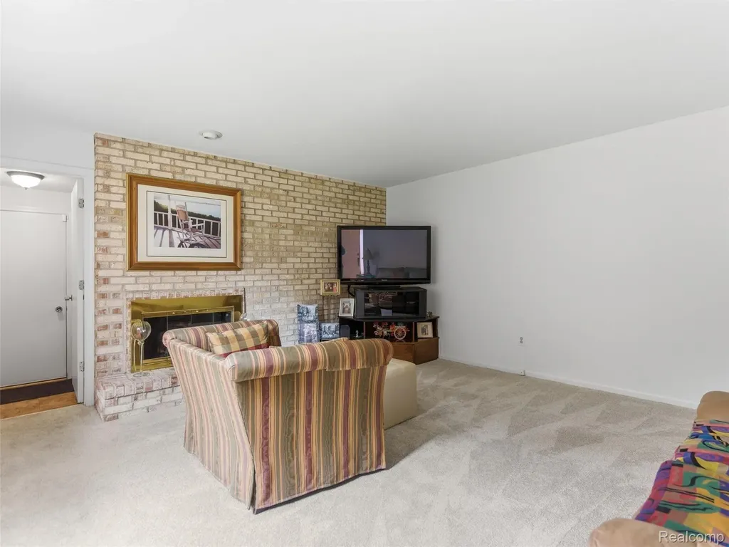 4261 Wabeek Lake Drive S Bloomfield Hills City MI 48302