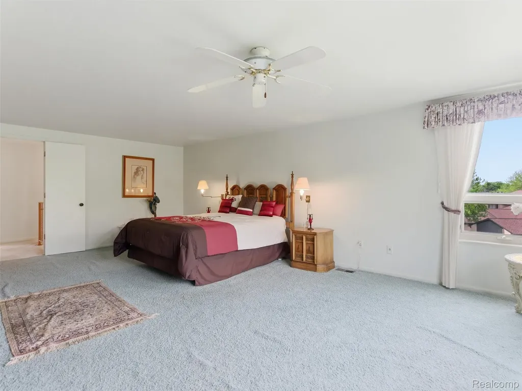 4261 Wabeek Lake Drive S Bloomfield Hills City MI 48302