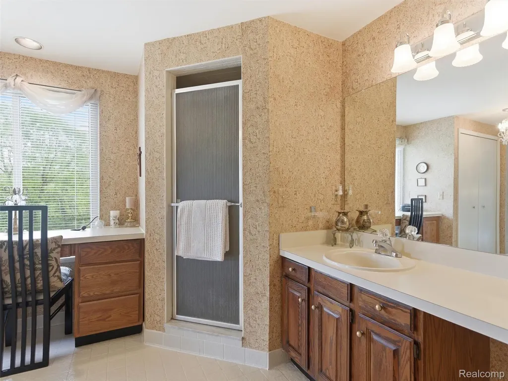 4261 Wabeek Lake Drive S Bloomfield Hills City MI 48302