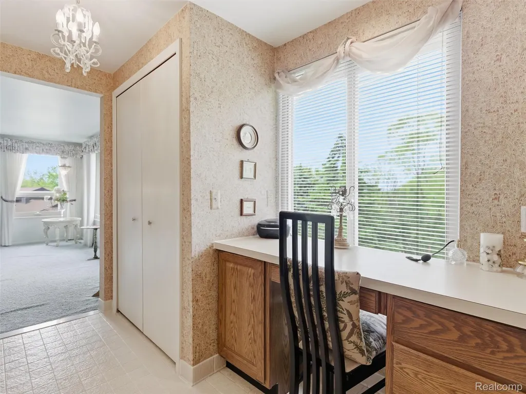 4261 Wabeek Lake Drive S Bloomfield Hills City MI 48302