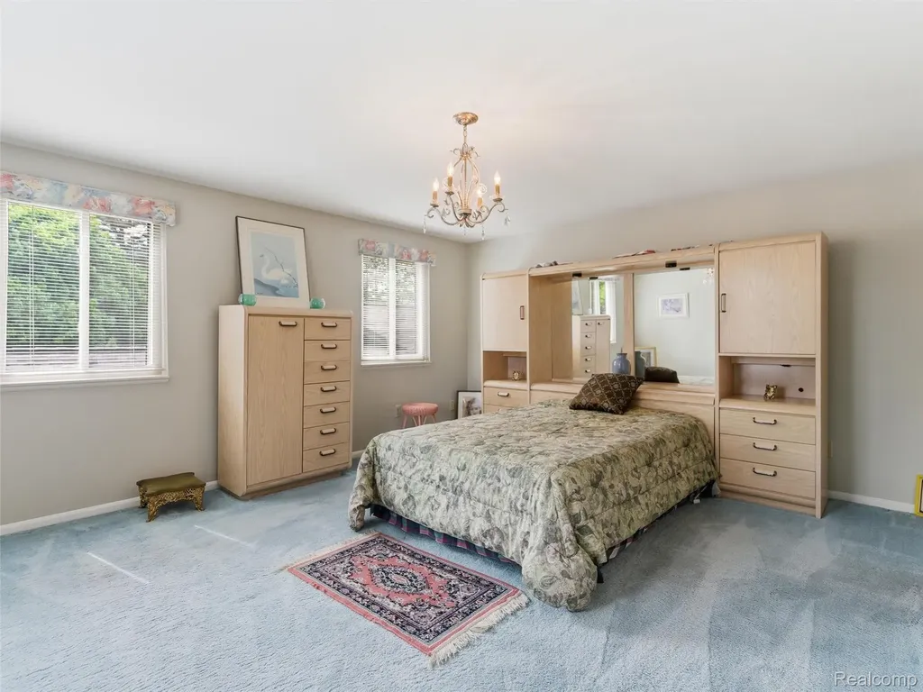 4261 Wabeek Lake Drive S Bloomfield Hills City MI 48302