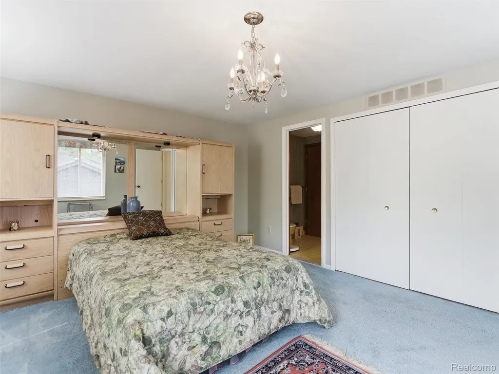 4261 Wabeek Lake Drive S Bloomfield Hills City MI 48302