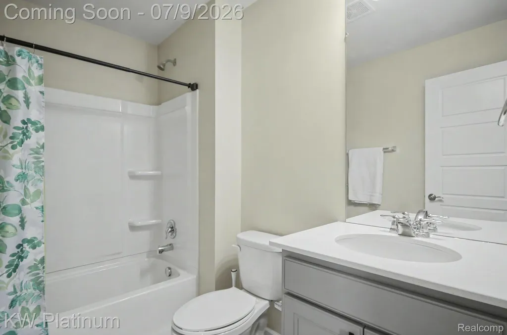 55740 Beacon Shore Drive Shelby Charter Township MI 48315