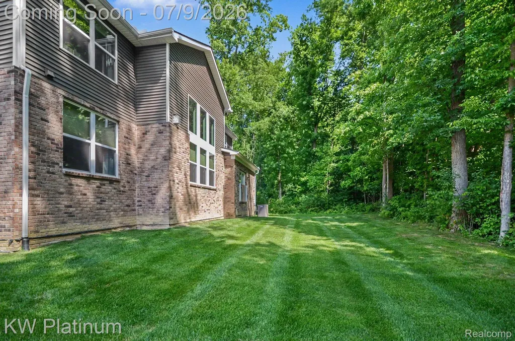 55740 Beacon Shore Drive Shelby Charter Township MI 48315
