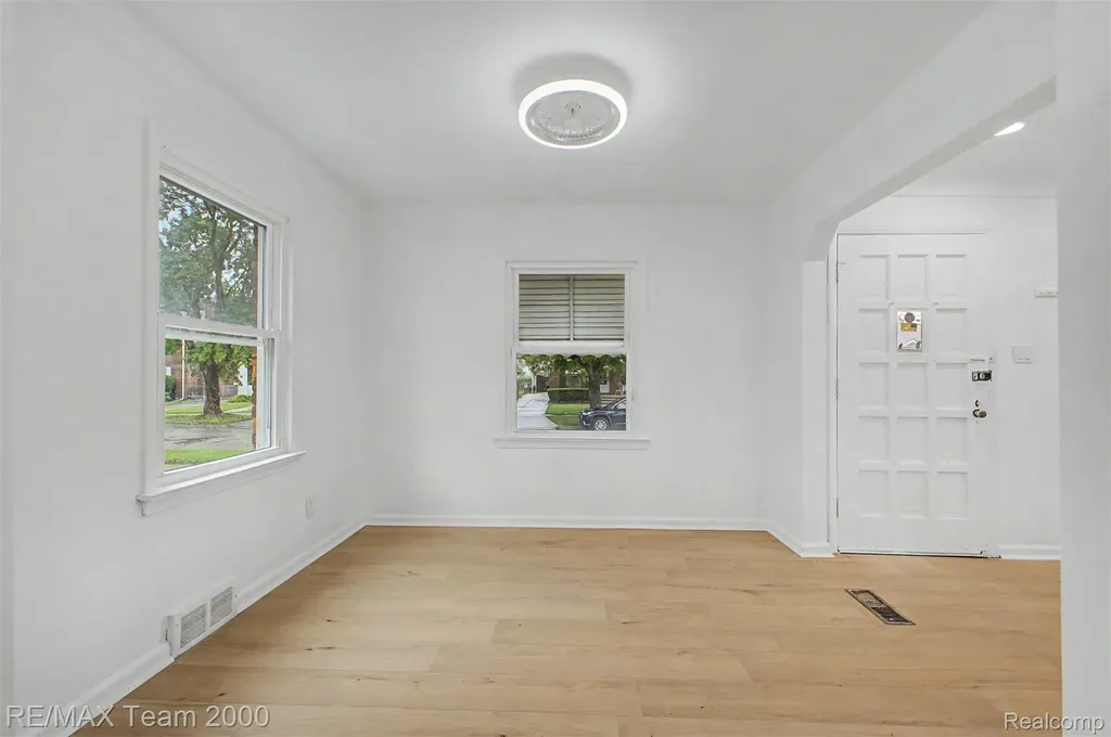 1670 Riverbank Street Lincoln Park City MI 48146