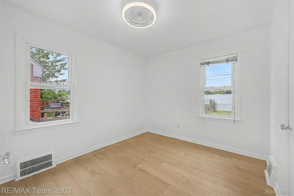 1670 Riverbank Street Lincoln Park City MI 48146