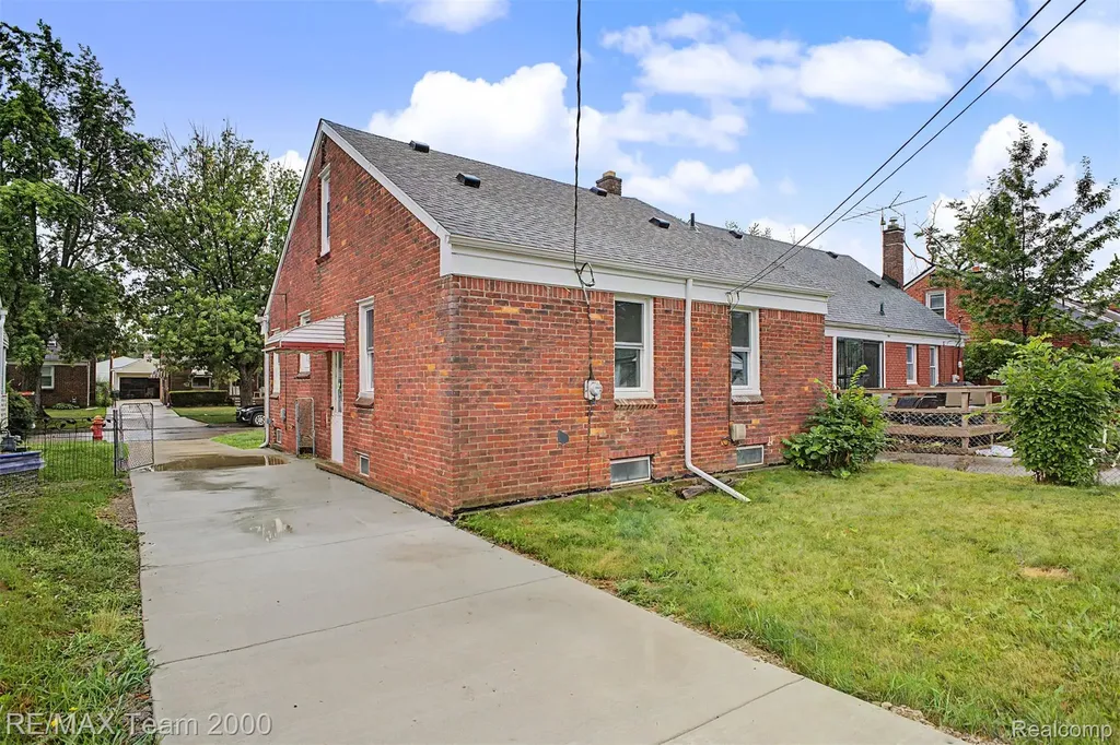 1670 Riverbank Street Lincoln Park City MI 48146