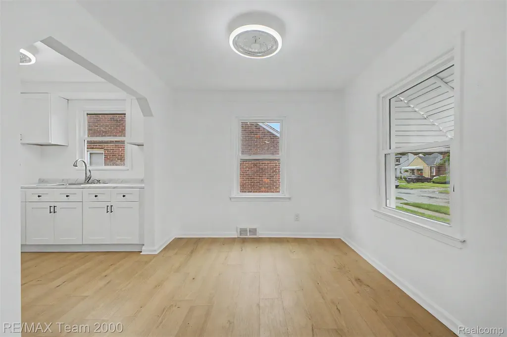 1670 Riverbank Street Lincoln Park City MI 48146