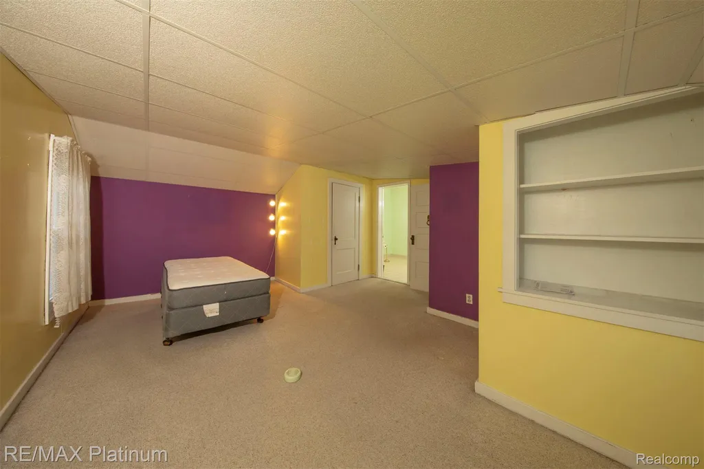 18696 Inkster Road E Redford Charter Township MI 48240