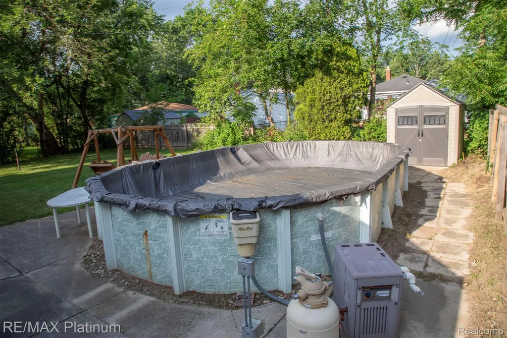 18696 Inkster Road E Redford Charter Township MI 48240