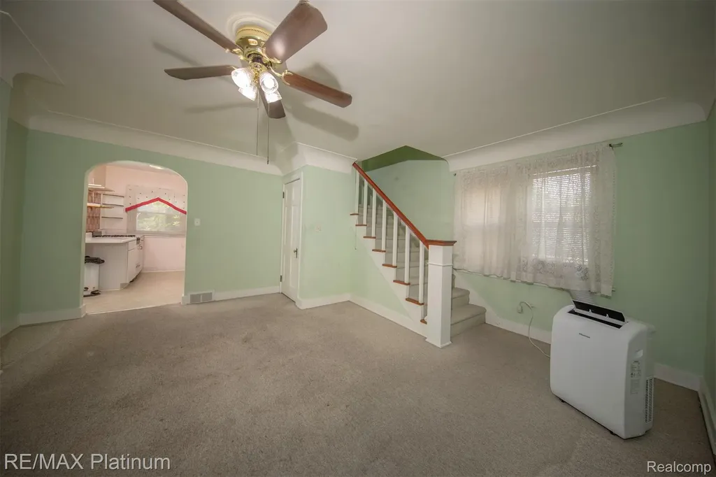 18696 Inkster Road E Redford Charter Township MI 48240