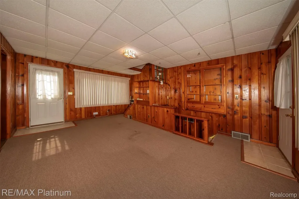 18696 Inkster Road E Redford Charter Township MI 48240