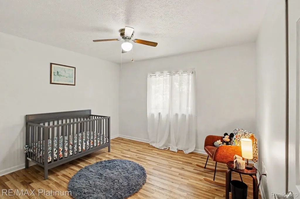 6317 Kevin Drive Hamburg Township MI 48116