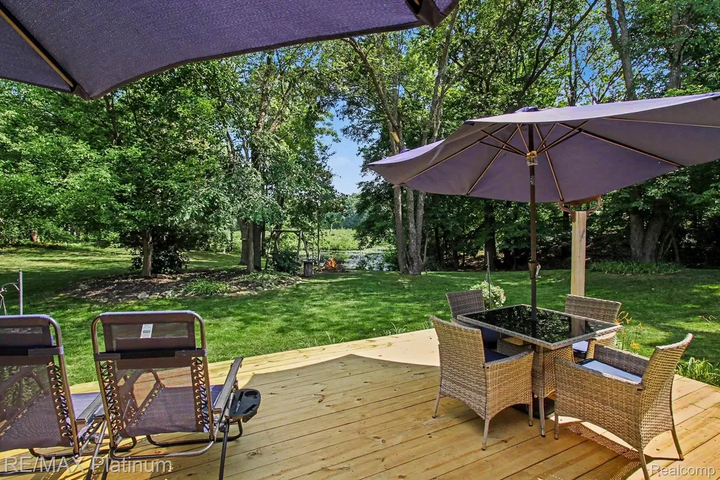 6317 Kevin Drive Hamburg Township MI 48116