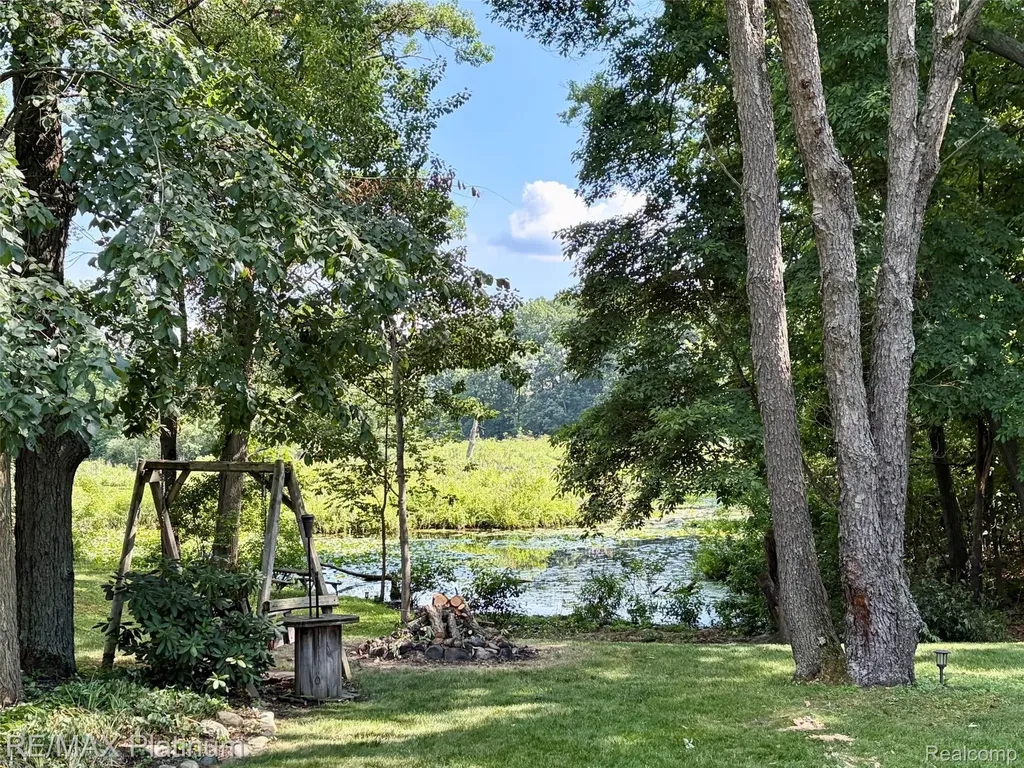6317 Kevin Drive Hamburg Township MI 48116