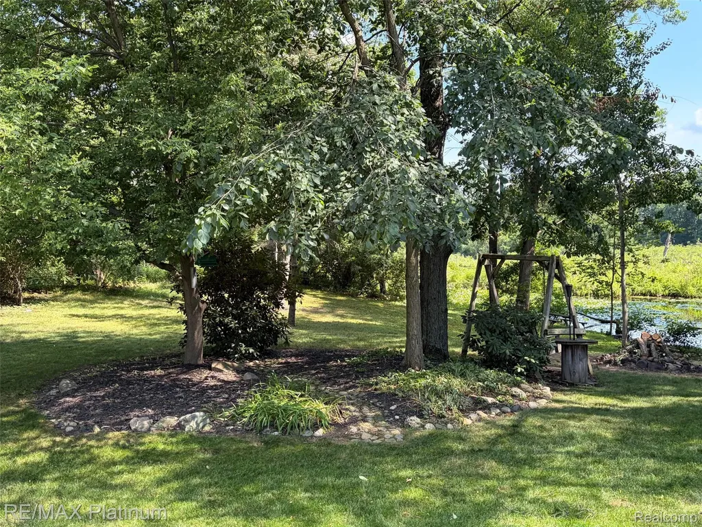 6317 Kevin Drive Hamburg Township MI 48116