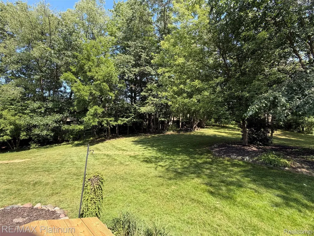 6317 Kevin Drive Hamburg Township MI 48116