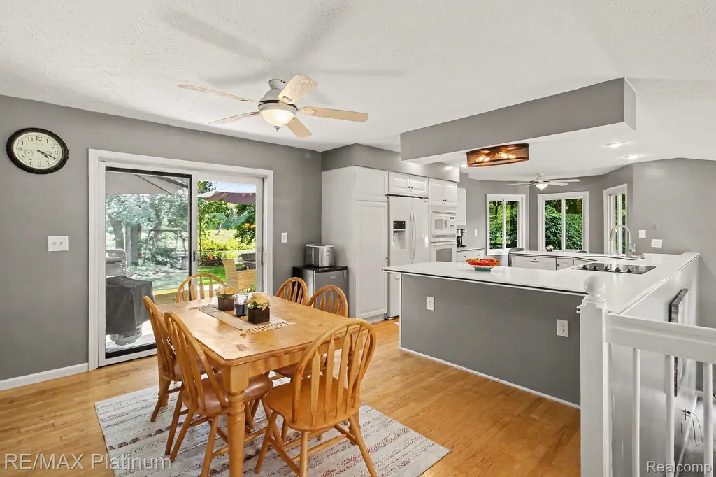 6317 Kevin Drive Hamburg Township MI 48116
