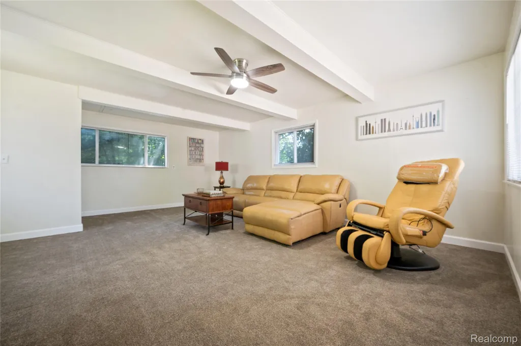 28924 Lorikay Street W Farmington Hills City MI 48334