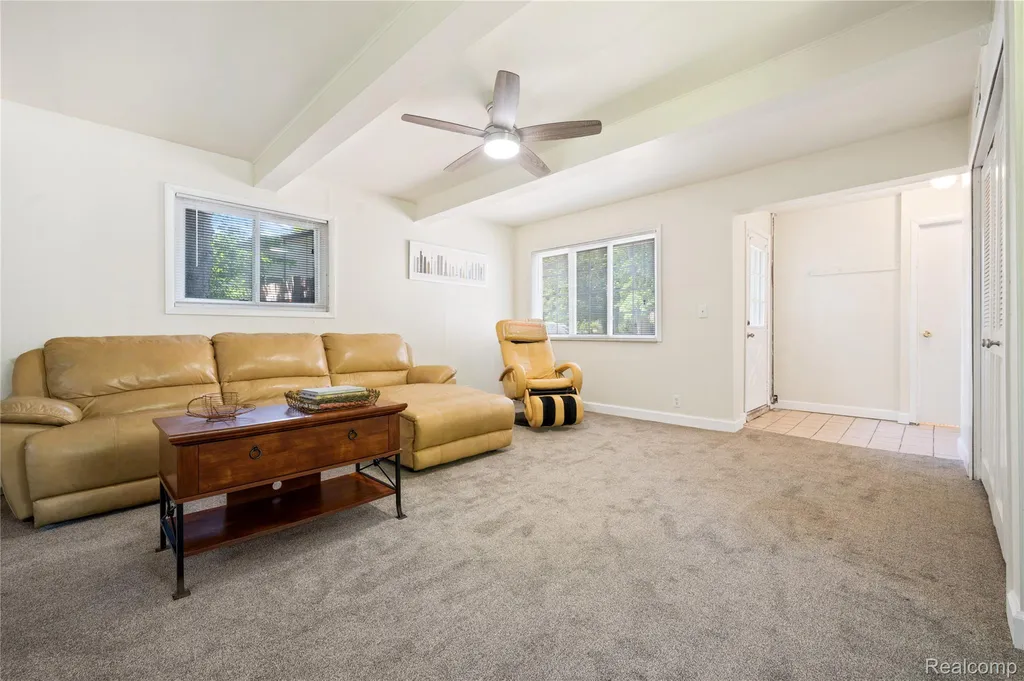 28924 Lorikay Street W Farmington Hills City MI 48334