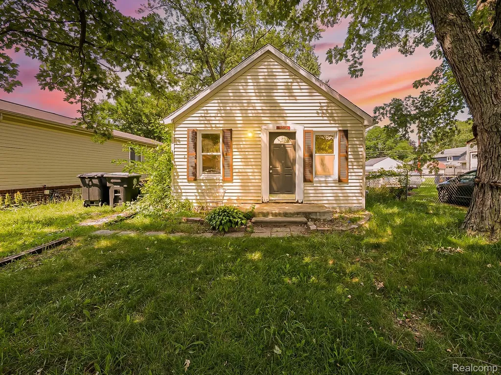 19925 Deering Street Livonia City MI 48152