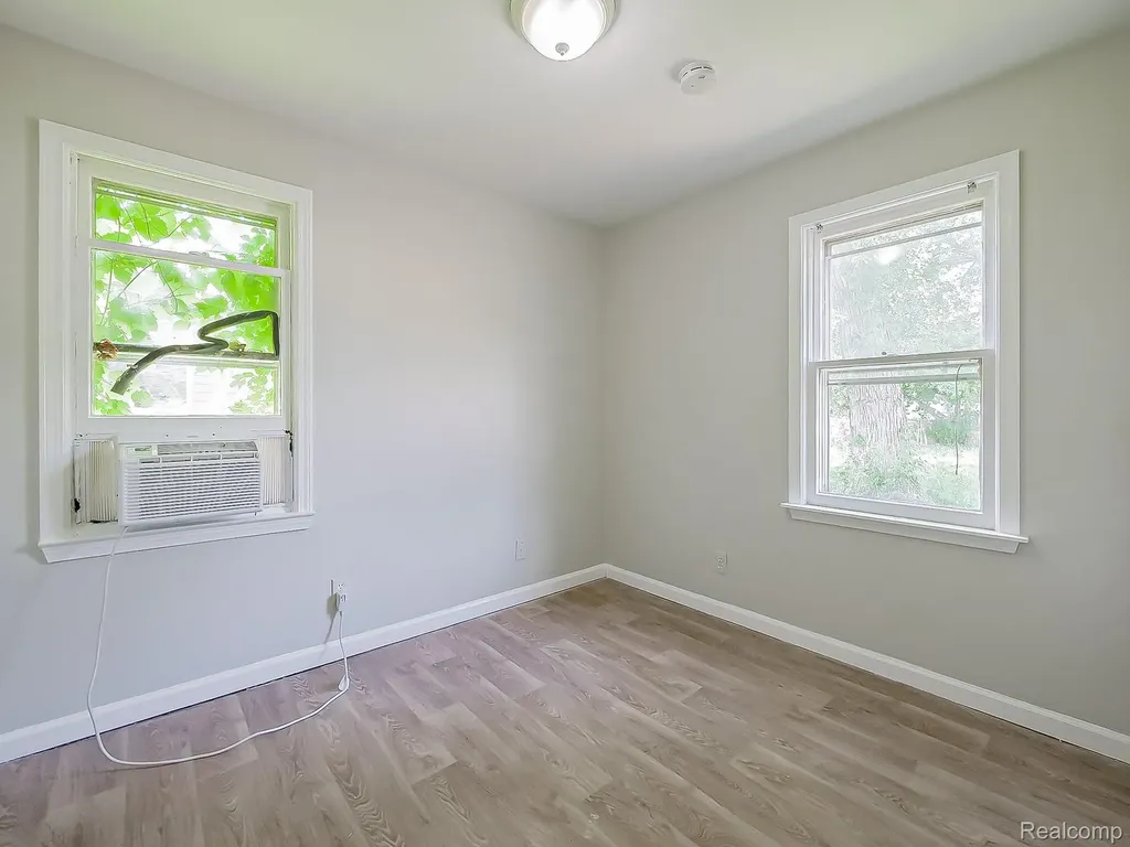 19925 Deering Street Livonia City MI 48152