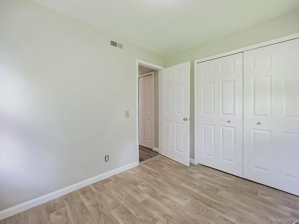 19925 Deering Street Livonia City MI 48152