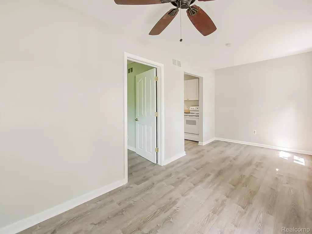 19925 Deering Street Livonia City MI 48152