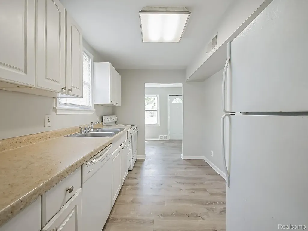 19925 Deering Street Livonia City MI 48152