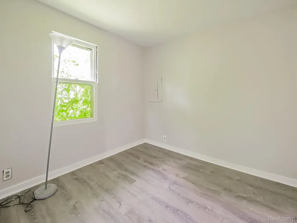 19925 Deering Street Livonia City MI 48152