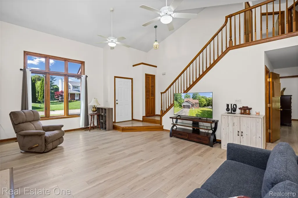 11153 Fieldcrest Meadows Court White Lake Charter Township MI 48386