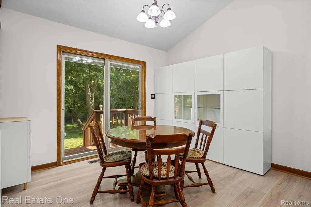 11153 Fieldcrest Meadows Court White Lake Charter Township MI 48386