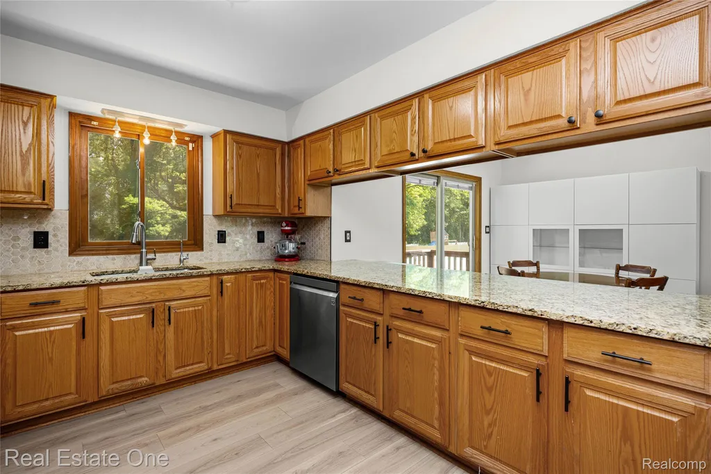 11153 Fieldcrest Meadows Court White Lake Charter Township MI 48386