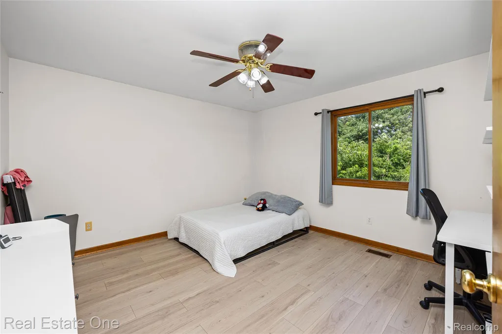 11153 Fieldcrest Meadows Court White Lake Charter Township MI 48386