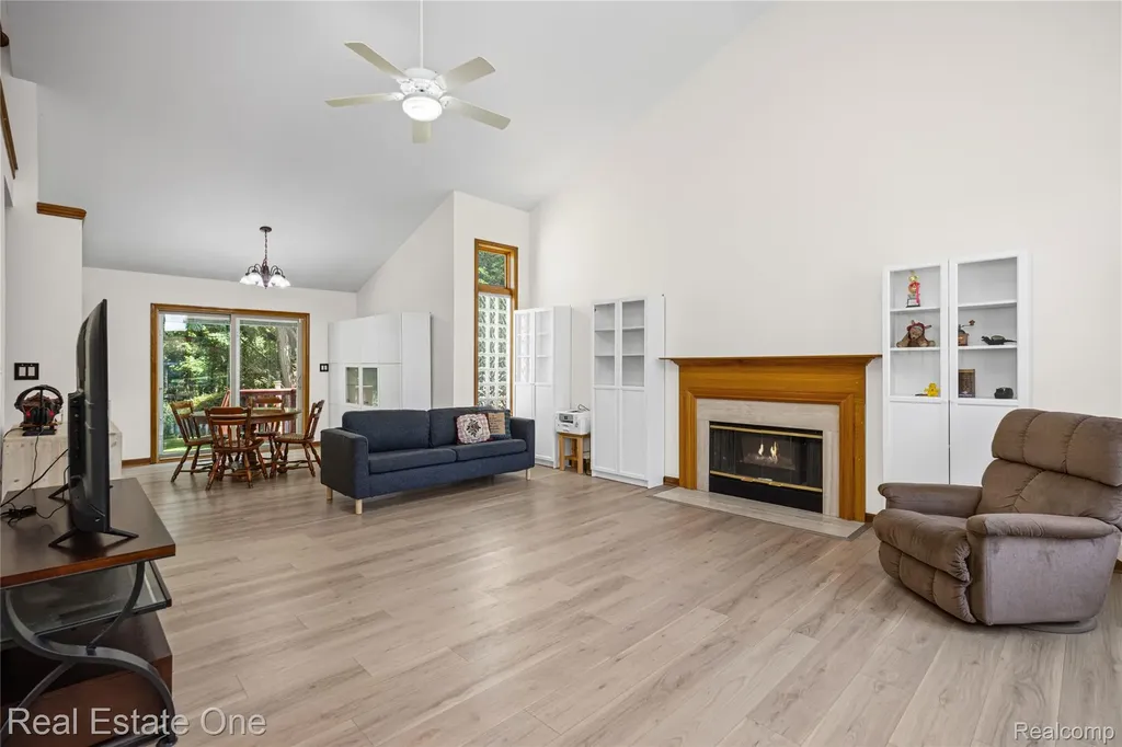 11153 Fieldcrest Meadows Court White Lake Charter Township MI 48386