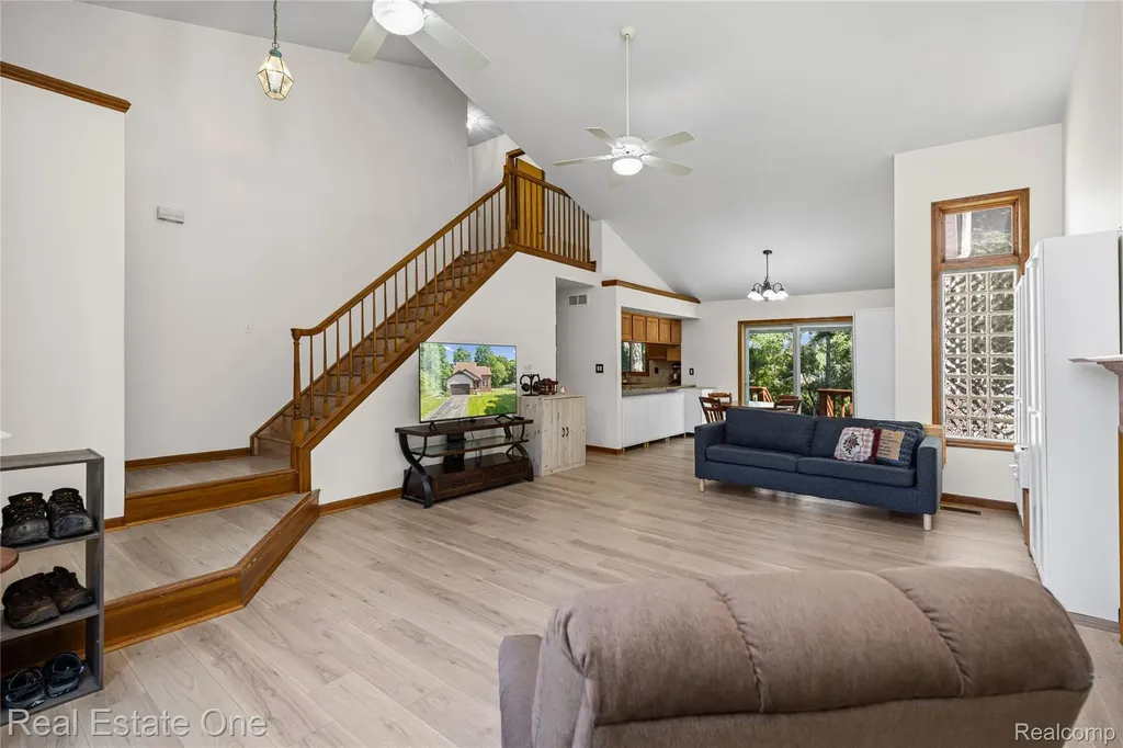 11153 Fieldcrest Meadows Court White Lake Charter Township MI 48386